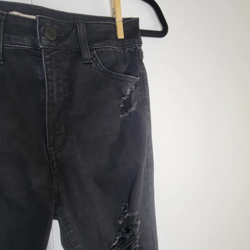SO Black Distressed Skinny Jeans Size 5 Juniors (Women 0-2) Stretch High Rise